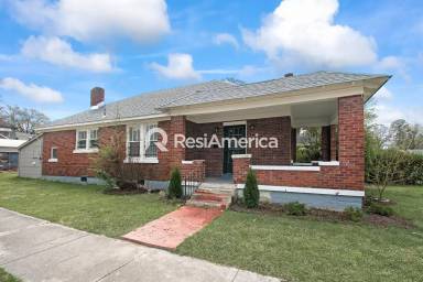 Main picture of 856 N McNeil St