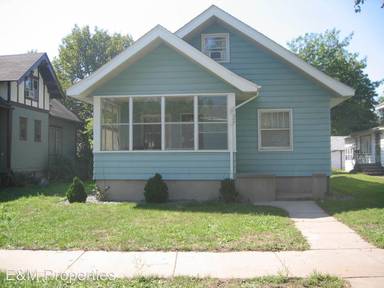 Main picture of 207 15th Ave S