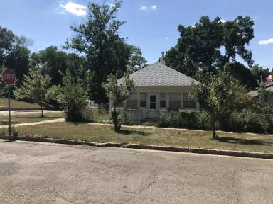 Main picture of 701 5th Ave NW