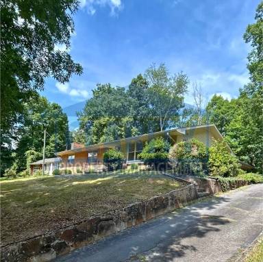 Main picture of 2217 Glenwood Dr NW