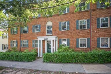 Main picture of 2214 Washington Ave