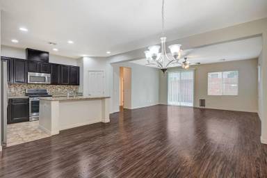 Main picture of 7853 Dell Ridge Ave
