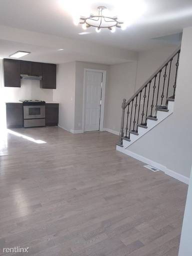 Main picture of 191 Pulaski Ave