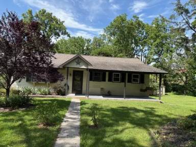 Main picture of 147 Sieger Rd
