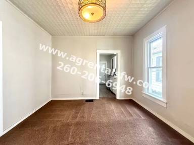 Main picture of 2430 Thompson Ave