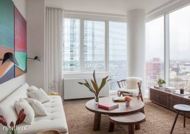 Main picture of 2816 Jackson Ave