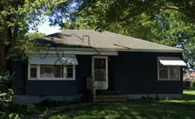 Main picture of 106 E Jefferson St