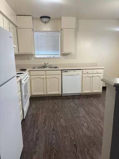 Main picture of 479 W Carob Ave