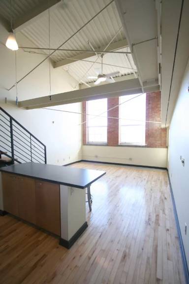 Main picture of 300 Tijeras Ave NE