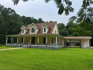 Main picture of 748 Alligator Creek Rd