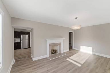 Main picture of 2405 Greenland Ave