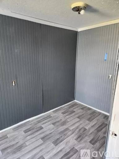 Main picture of 823 Burke Ave