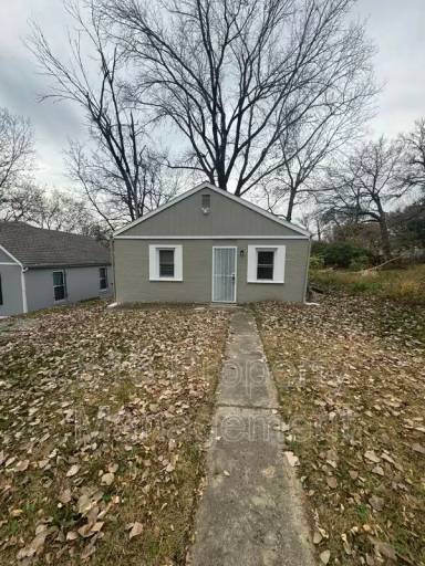 Main picture of 1817 E 82nd St