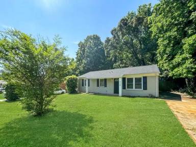 Main picture of 715 Milan Rd E