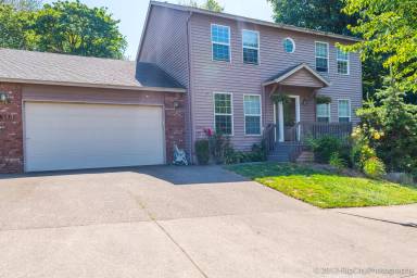 Main picture of 16590 Noble Dr