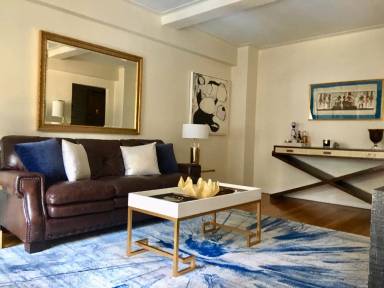 Main picture of 227 E 57th St