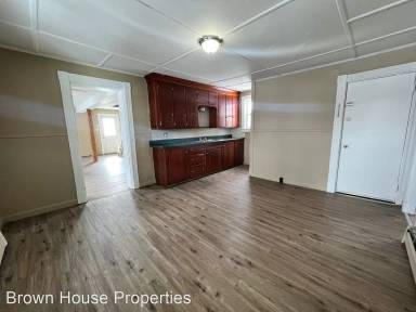 Main picture of 445 Main St