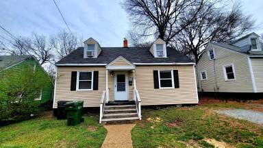 Main picture of 2307 Warwick Ave