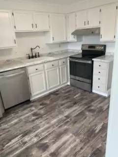 Main picture of 10 Windward Way