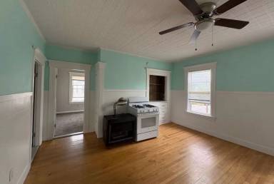 Main picture of 62 Cartier St