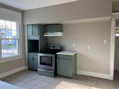 Main picture of 224 E Poplar St