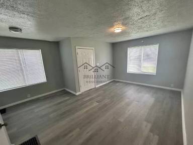 Main picture of 4804 E 34th St