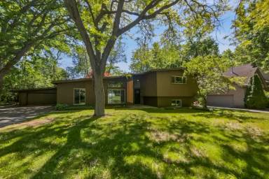 Main picture of 2645 Hickory Ct