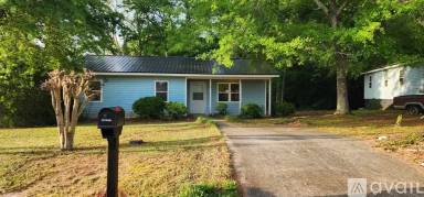Main picture of 102 Tom Hall Cir