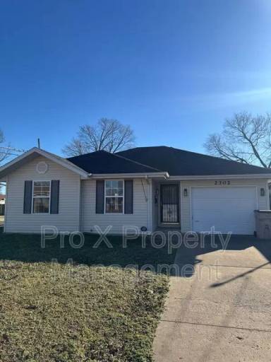 Main picture of 2302 W Olive St