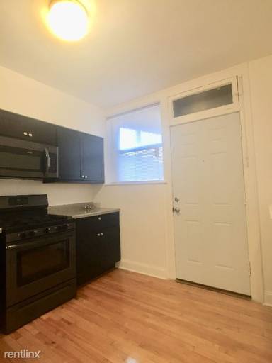 Main picture of 2422 W Fargo Ave