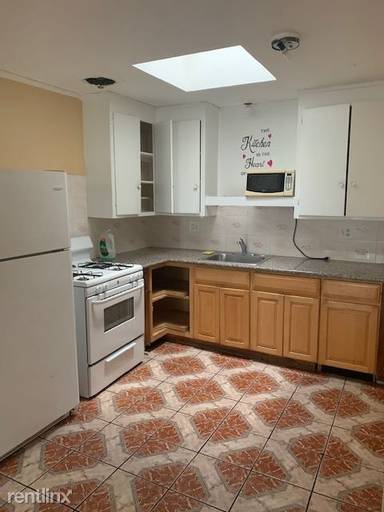 Main picture of 3044 Market St
