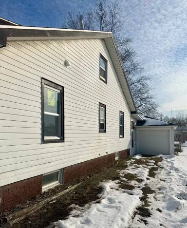 Main picture of 623 N Carroll Ave