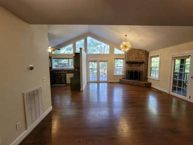 Main picture of 235 Scenic Dr