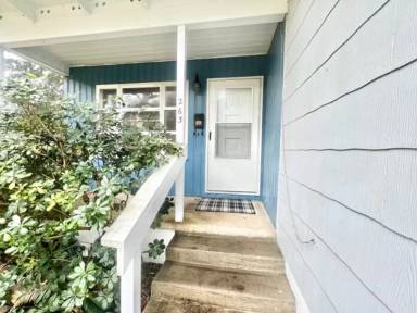 Main picture of 263 Washington Ave