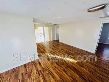 Main picture of 335 Edgewood Dr