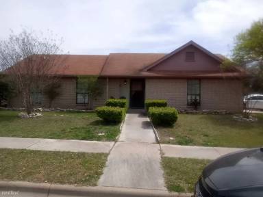 Main picture of 202 Spur Dr