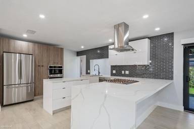 Main picture of 19421 NE 18th Ct