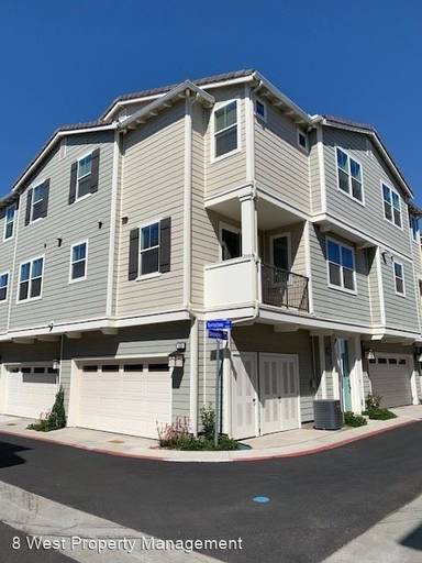 Main picture of 520 Shorebird Way