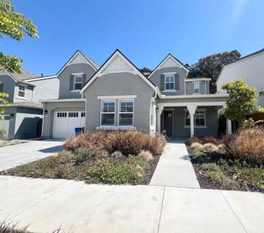 Main picture of 445 Russell Way