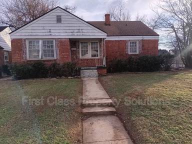 Main picture of 2200 Hardin Dr