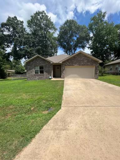 Main picture of 101 Cherrywood Dr