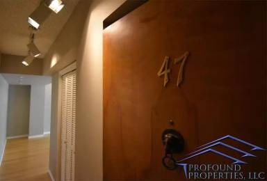 Main picture of Royal Manor Condominiums