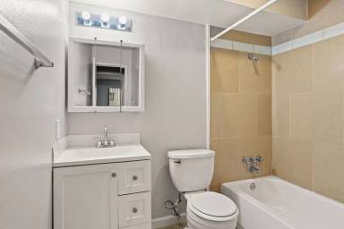 Main picture of Century Plaza Apartments