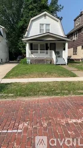Main picture of 1466 E 175th St