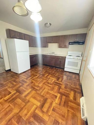 Main picture of 9000 W Carmen Ave