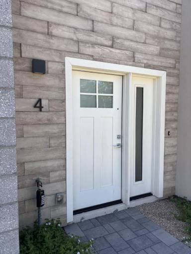 Main picture of 430 W 7th St