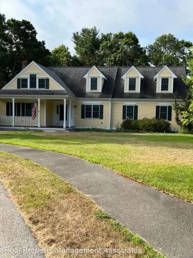 Main picture of 22 Quaker Ln