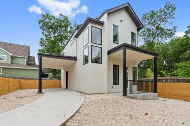 Main picture of 909 Payne Ave
