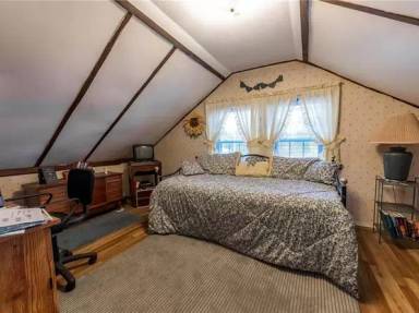Main picture of 31 Pender Ave