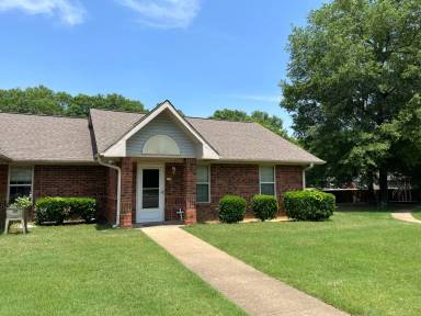Main picture of Church Lane Court Apartments